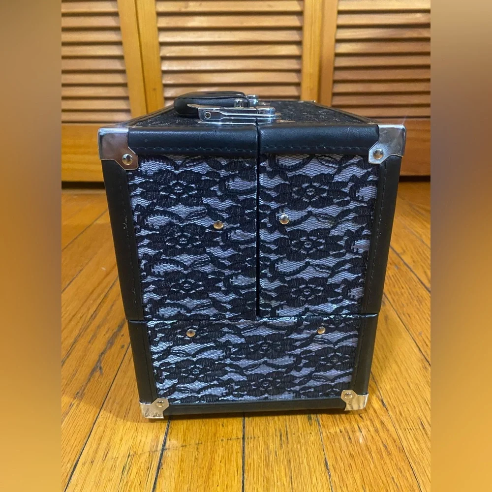 Caboodles 11 excluding